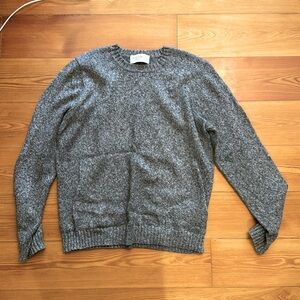 A&F Men’s knit sweater